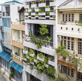 Nhà Phố Xanh Trong Hẻm Sài Gòn